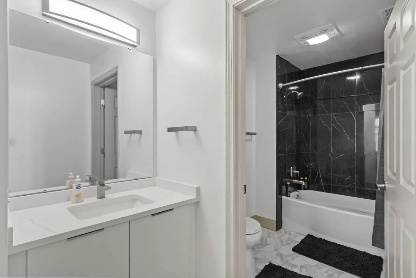 Urban Oasis - Balcony, Free Parking, Views, Gym Apartment Charlotte United States