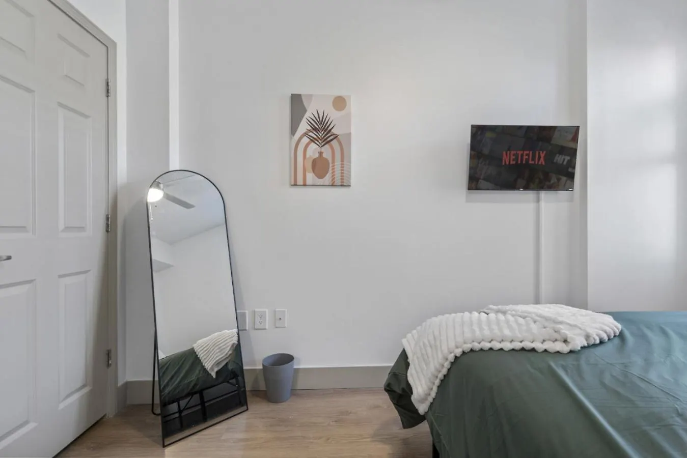 Urban Oasis - Balcony, Free Parking, Views, Gym Apartment Charlotte