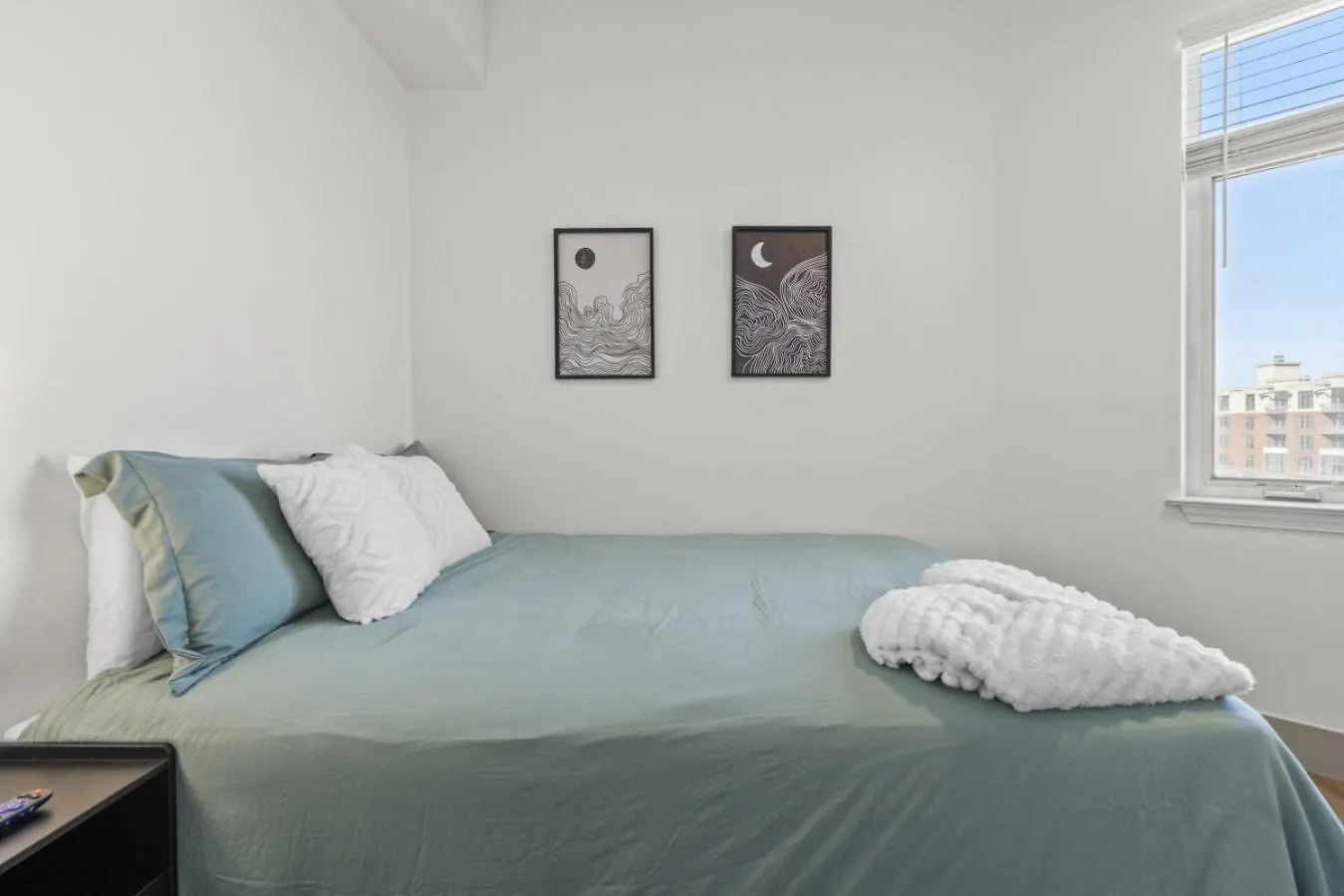 Urban Oasis - Balcony, Free Parking, Views, Gym Apartment Charlotte