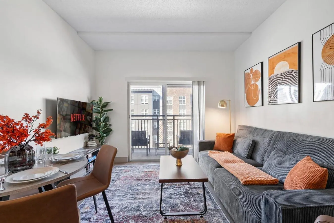 Urban Oasis - Balcony, Free Parking, Views, Gym Apartment Charlotte