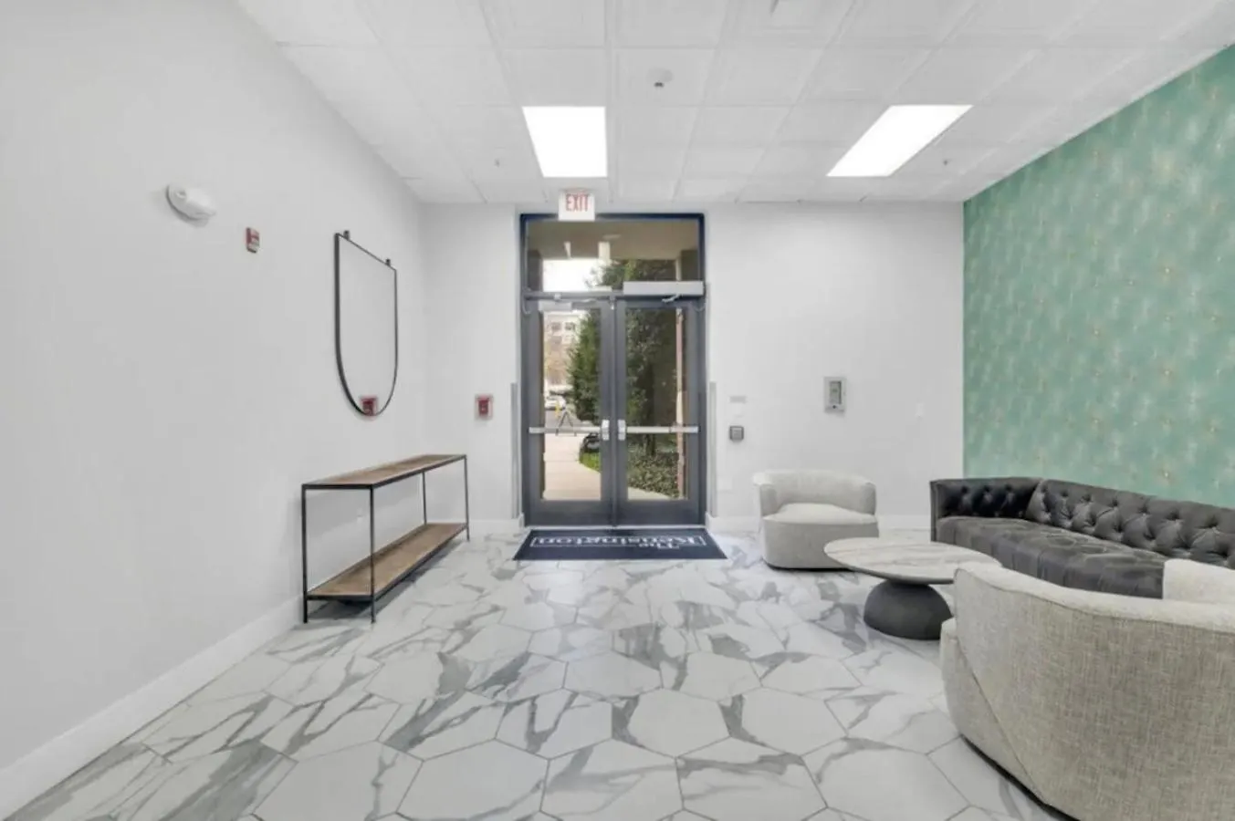 Urban Oasis - Balcony, Free Parking, Views, Gym Apartment Charlotte